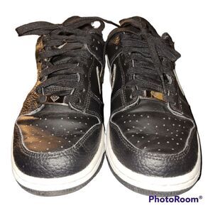 Nike Dunk  Low Spurs size 7 Y.  ^